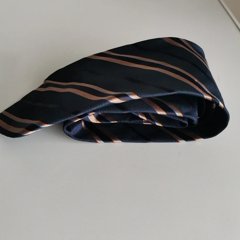 BURBERRY LONDON STRIPED SILK TIE